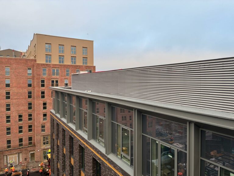 BL100 aluminium louvre screen Belfast